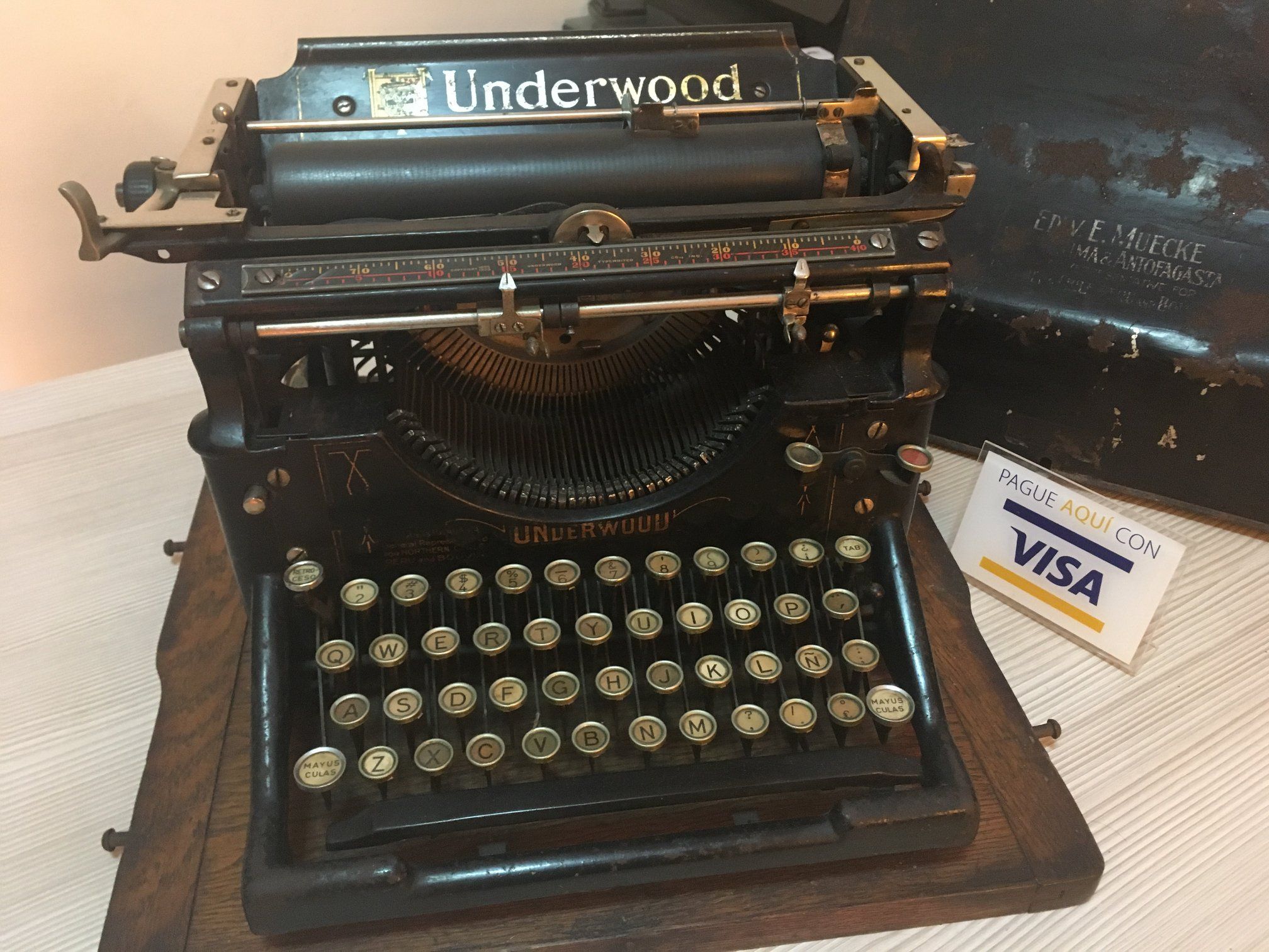 ANTIGUA MÁQUINA DE ESCRIBIR UNDERWOOD