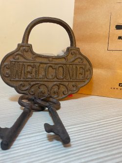 ADORNO DE METAL LLAVES BIENVENIDA DECORACIÓN RÚSTICA VINTAGE