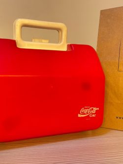LONCHERA MALETITA COCA COLA / KFC DE PLÁSTICO COLECCIÓN COKE