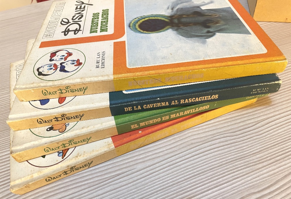 SET 4 ANTIGUOS LIBRO ENCICLOPEDIA INFANTIL DISNEY MICKEY GOOFY DONALD - Image 2