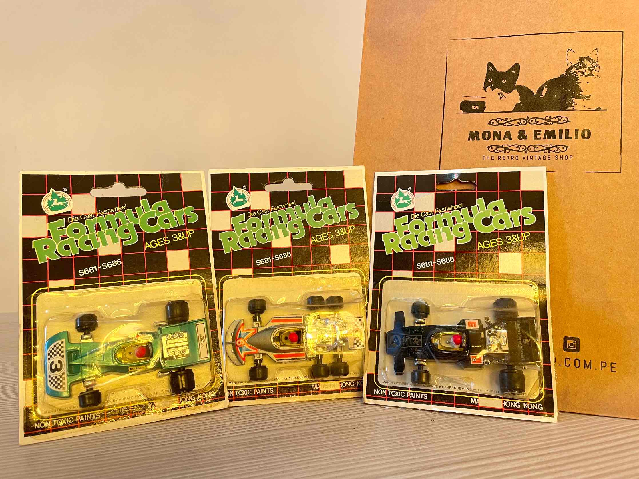 ANTIGUO JUGUETE PACK 3 CARROS AUTOMOVILES AUTOS DE CARRERA EN METAL HONG KONG