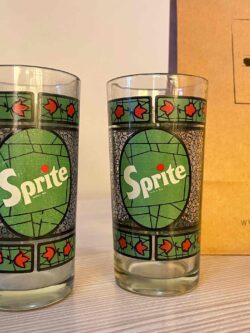 SET 2 ANTIGUOS VASOS DISEÑO VITRAL COLECCIONABLES DE SPRITE